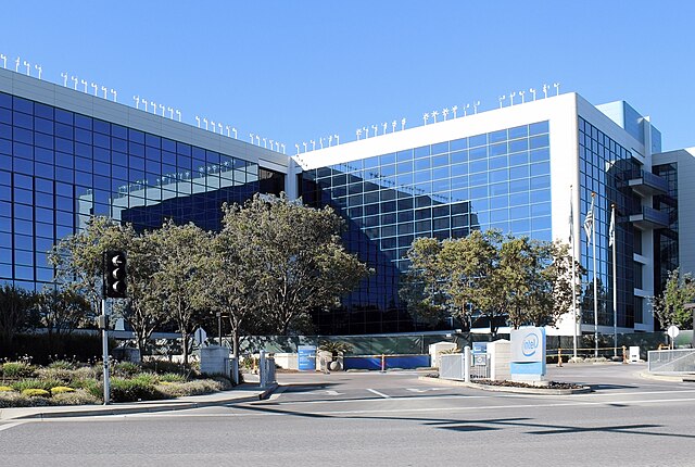 Intel Has Only Tough Options After Its Long and Stinging Fall From Grace