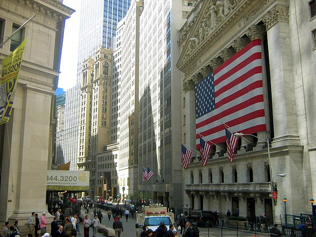 Berkshire Hathaway nets $10 bln from BofA share-sale spree