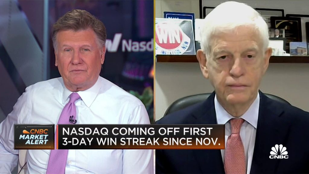 Mario Gabelli: Corporate cash flows will be terrific in ’24